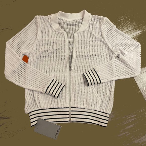 LORNA JANES Athleisure Bomber Jacket - Picture 3 of 3